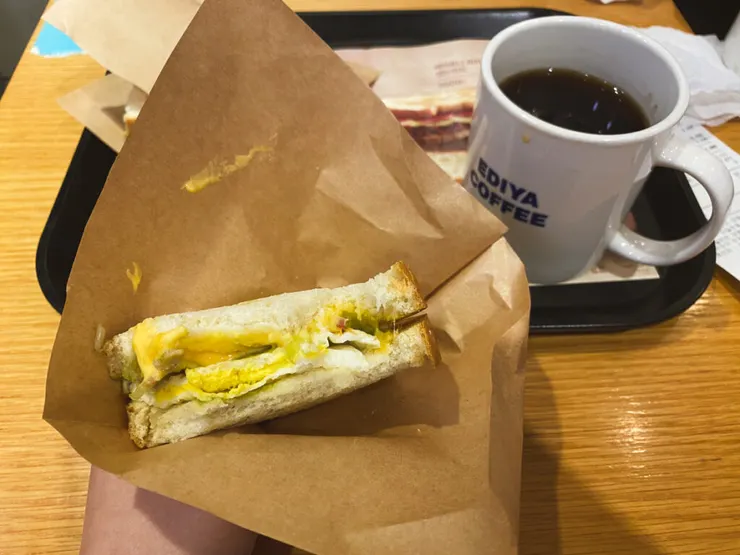 EDIYA COFFEE的早餐三明治