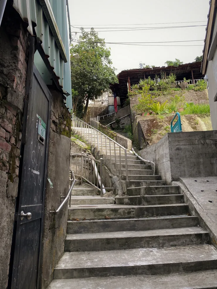 循著階梯盤桓而上（拍攝日期：2025/7）