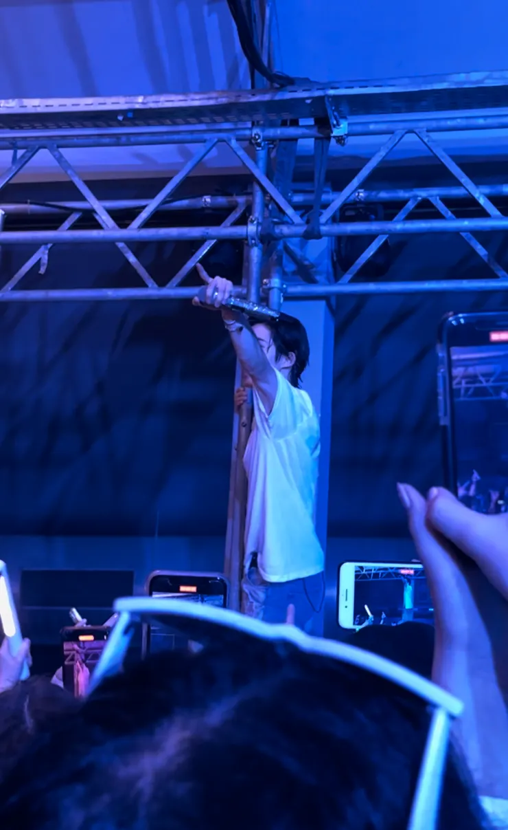 慕尼黑場在唱Michelangelo的時候甚至上樹了