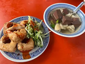 臭豆腐、豬血大腸湯（圖片截圖於網路）