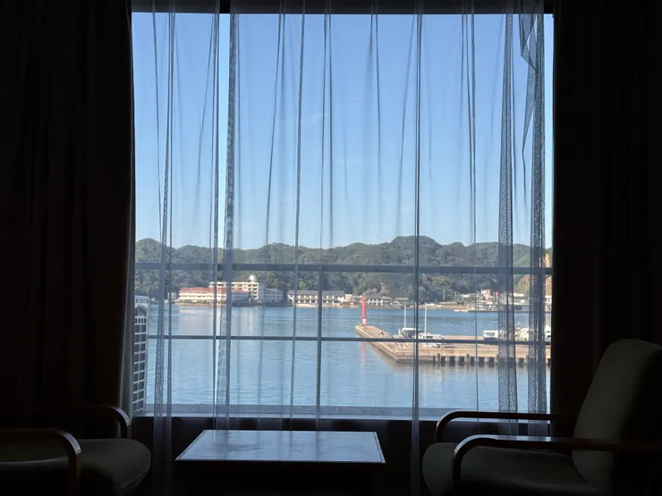 房間內看出去的海景