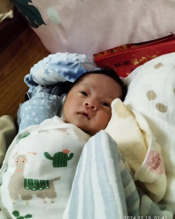 寶貝快睡吧~爸比和媽咪都累了