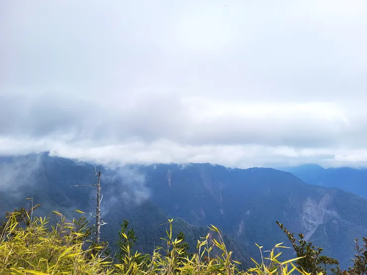 ▲今天雲層太厚，可惜無緣看見聖稜線。
