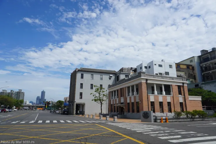 新濱·駅前前方的大道與85大樓