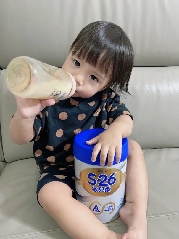 現在寶貝每天都很期待喝奶時間，是他喜歡的S26敏兒樂A2奶粉！