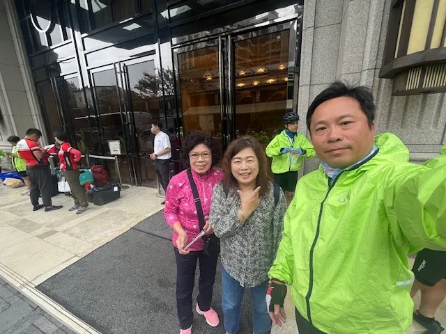 與Kim、Carol合照