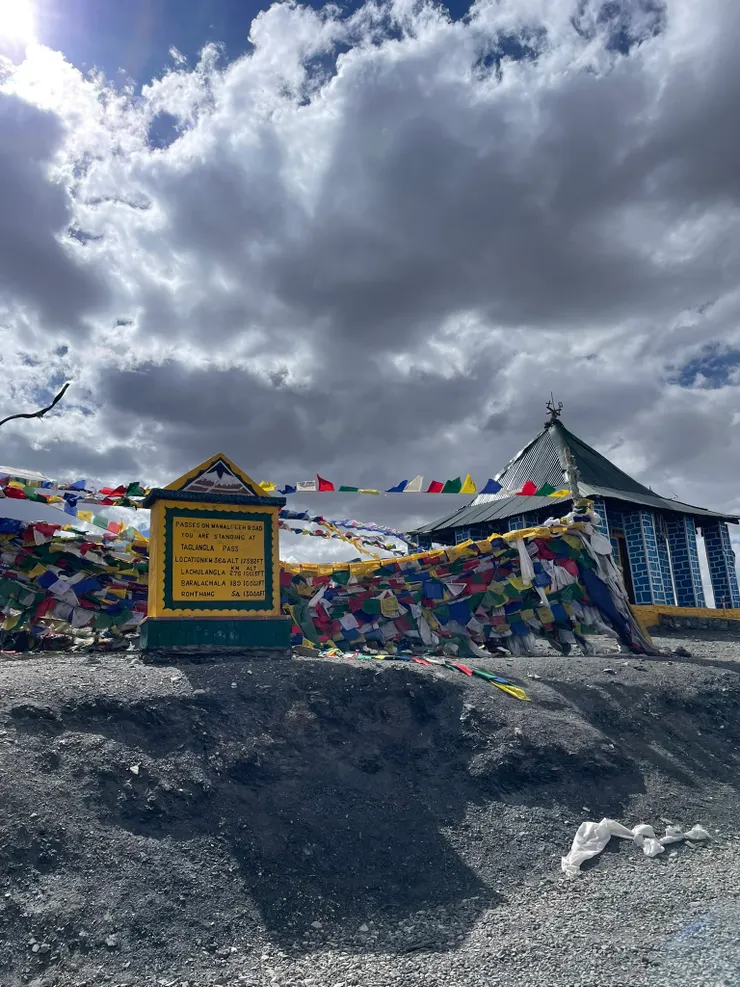 世界第二高摩托車公路站 Taglang La