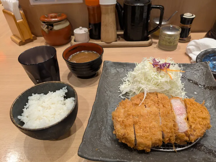 有再續一次飯，吃完真的超級飽