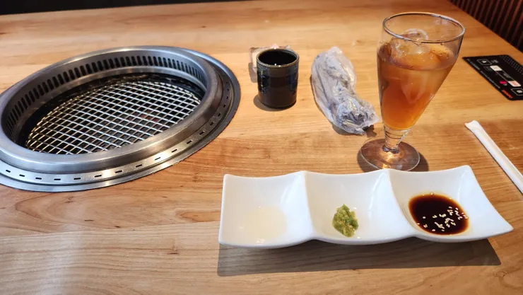 飯前給了三種醬料組合