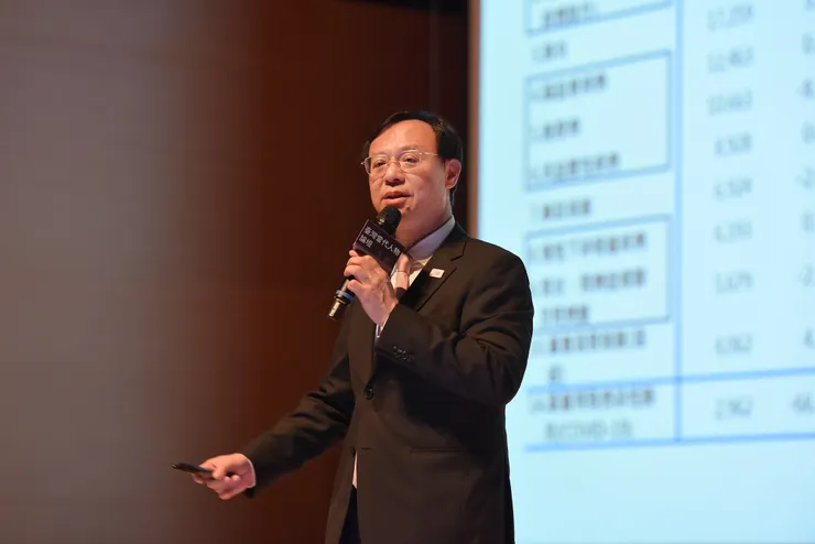 圖說：衛福部長石崇良提到，預計 2026年將推出「健康幣」系統，增加誘因鼓勵落實生活型態醫學。（資料來源：人物誌）