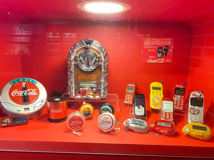 限定款的手機.BB CALL