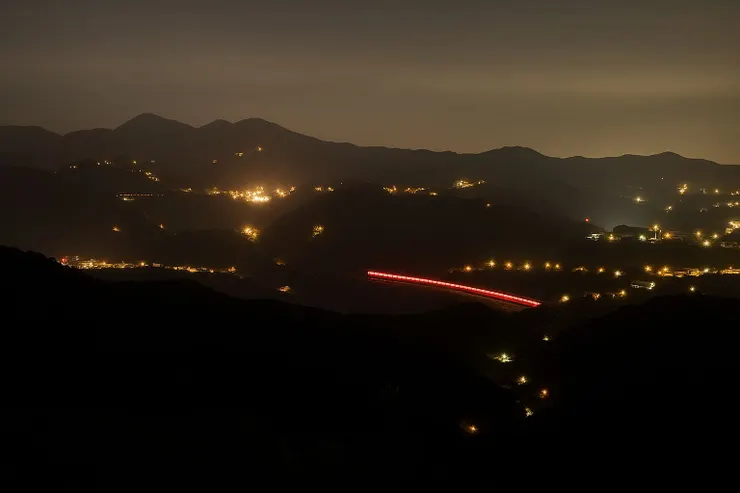 AI修圖的夜行列車