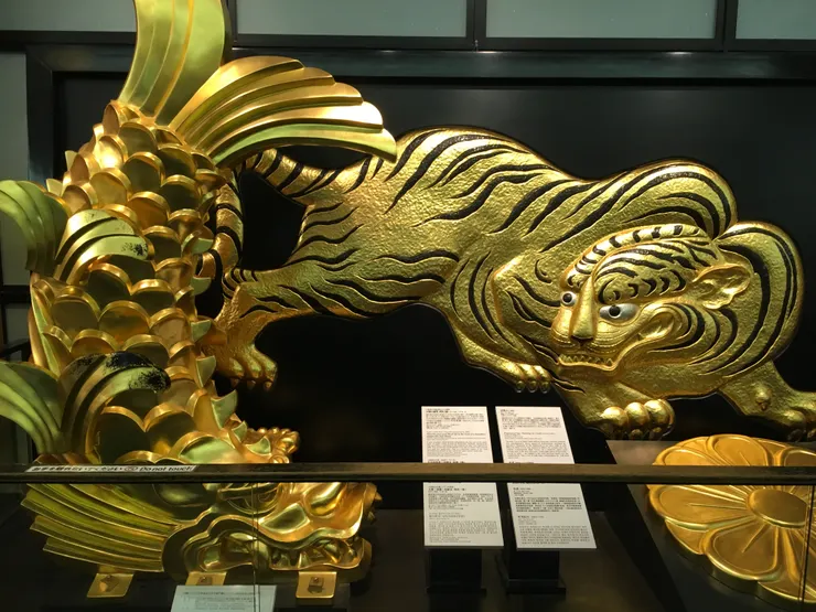 大阪城被稱為金城的原因 - 黃金鯱 與 虎