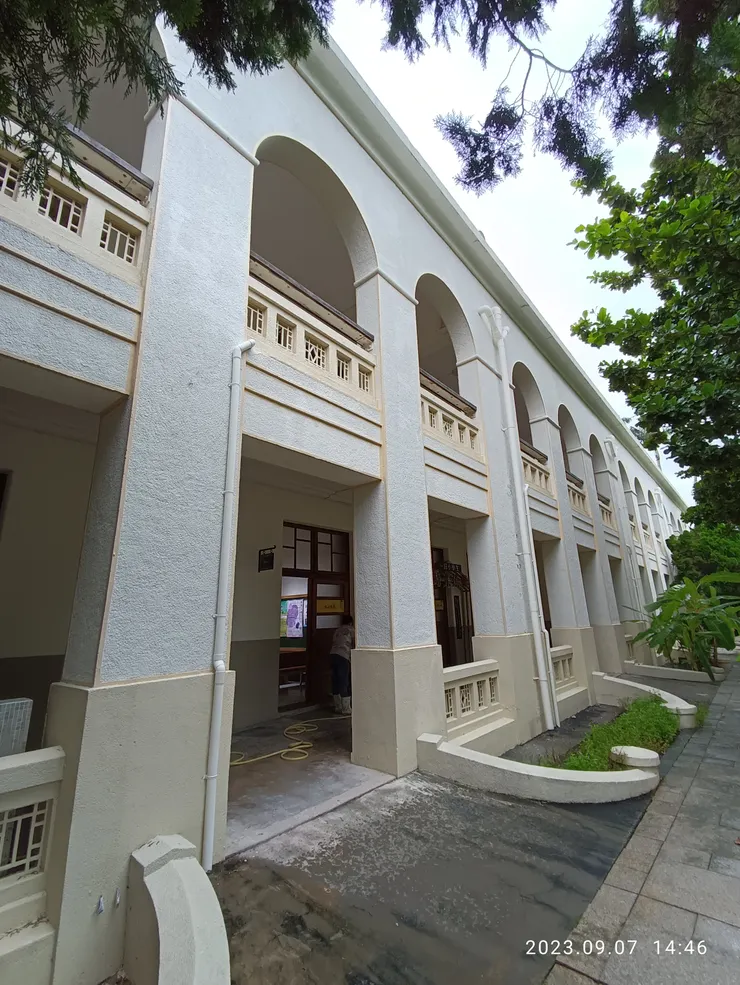 建築一樓為日式，二樓為巴洛克式；今建築移做展示表演聚會處