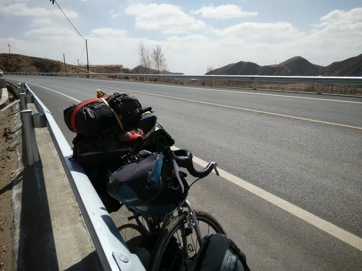 全程逆風兼上坡路 騎到頭痛