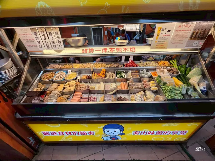 食材琳瑯滿目，還有許多特色餐點。