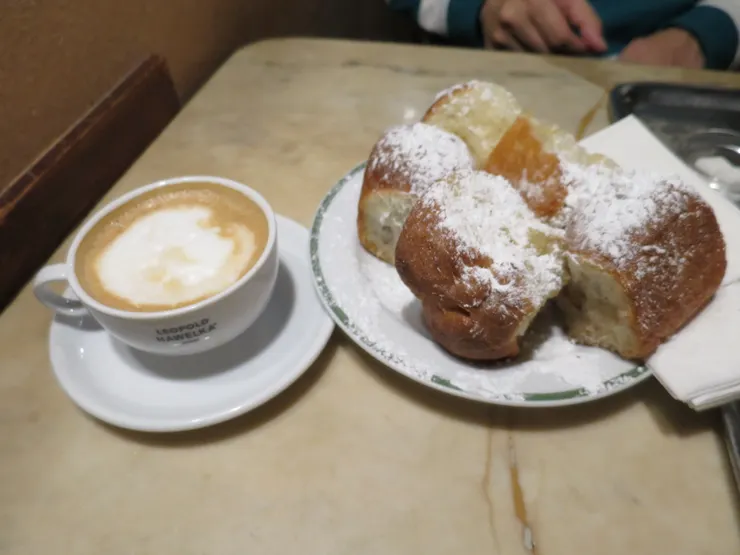 跑了三次才吃到的在地美味，哈維卡的杏子蛋糕