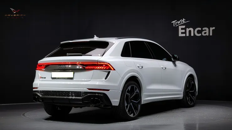 代購Audi RSQ8外匯車