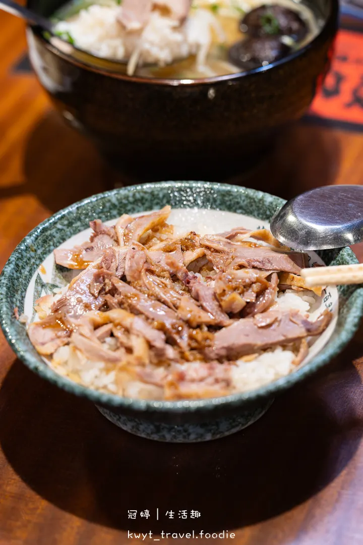 [新營火車站附近美食]華味香鴨肉羹，飄香80年的傳奇滋味！在地人從小吃到大的鴨肉飯，台南新營必吃老店推薦，最新菜單