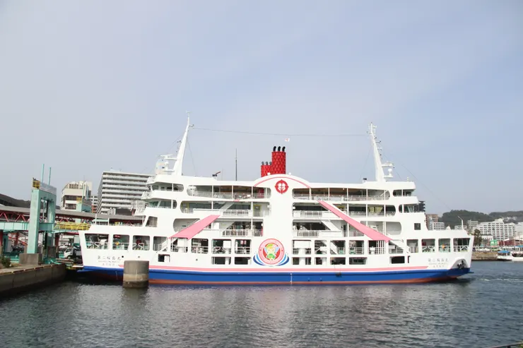 下面兩層運車，中間室內客運，4/F 開放式圓枱，5/F 觀景座