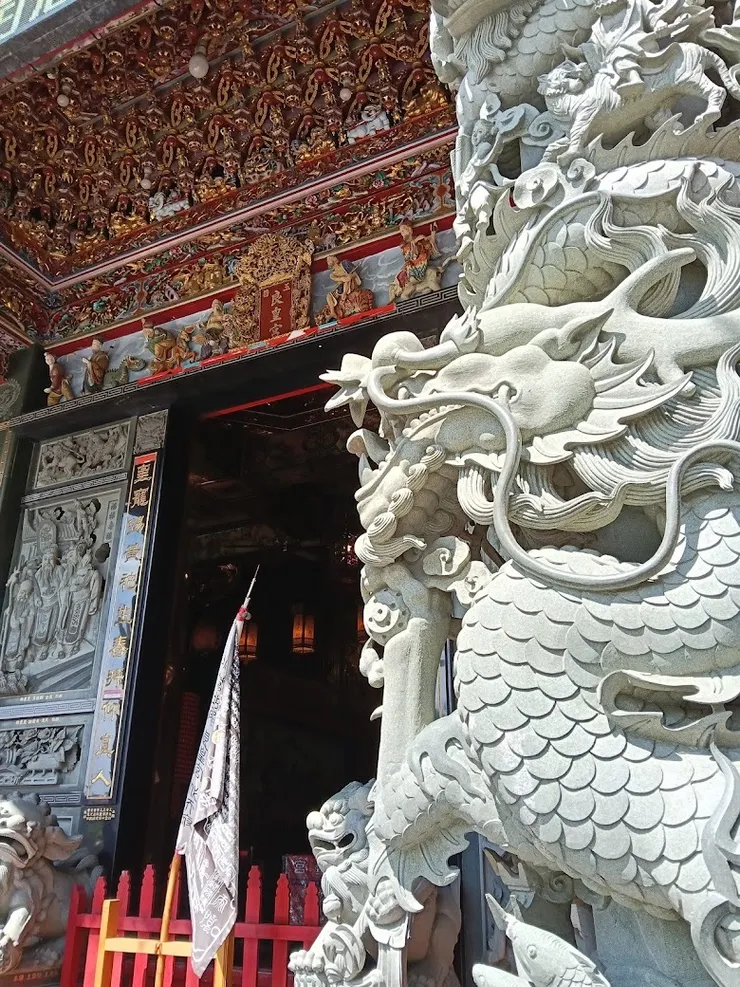工藝精湛的龍柱(圖片截圖於網路)