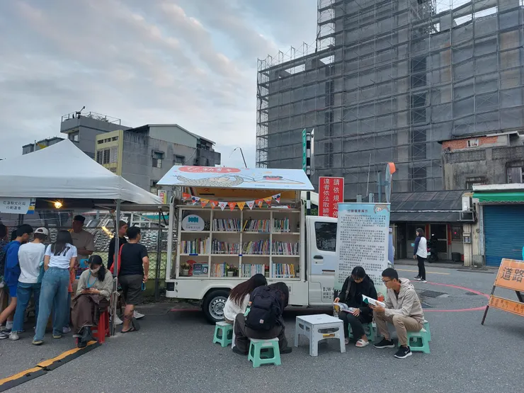 文化局行動書車 / 資料來源：林鴻鈞@並木居