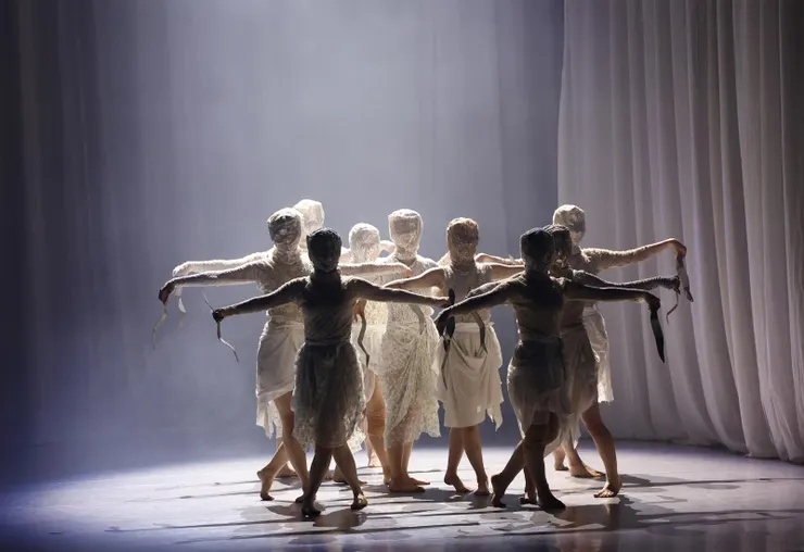 南韓女舞者演出庫比的作品。（圖片/釜山國際舞蹈節）