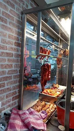 [新北美食]香港冠軍燒臘同時有飲料、湯品、自製品的店家，GO