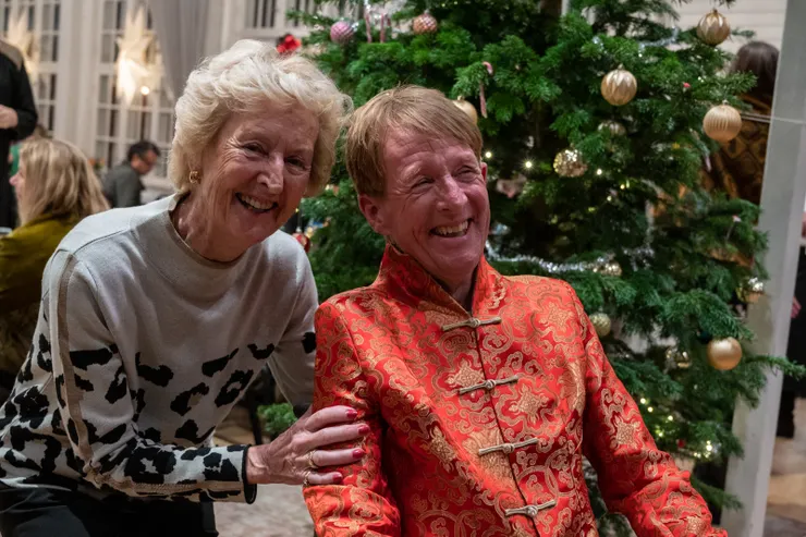 比約恩的生前告別式與母親合影。