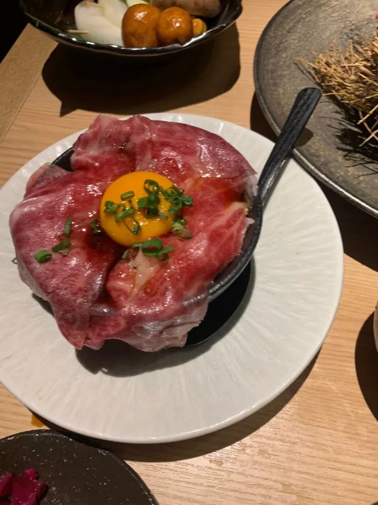 超好吃的生肉蛋飯