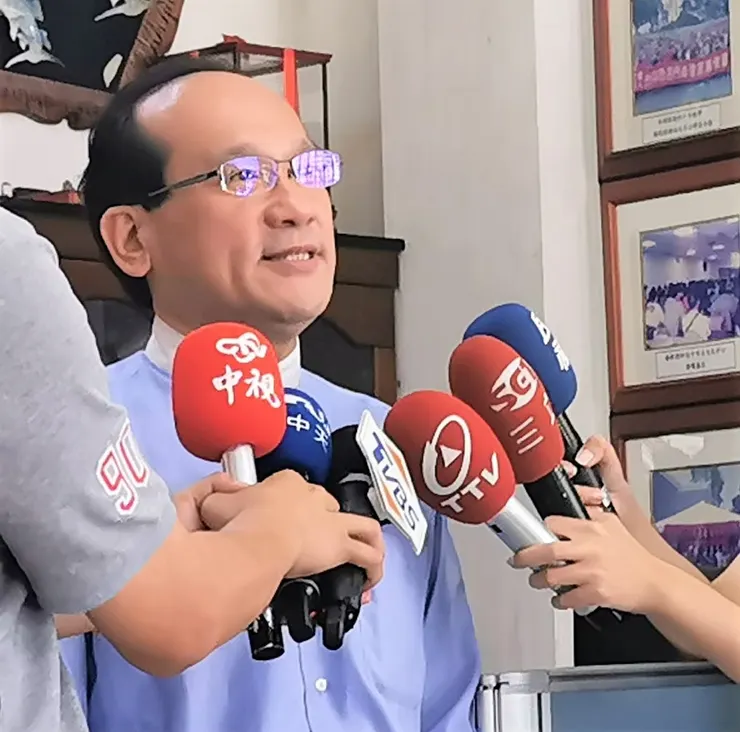 ▲「開運達人」楊登嵙　2025點光明燈 最佳時間。（圖/楊登嵙 提供 彭可翻拍）