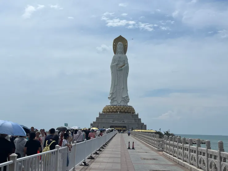 高達108公尺的南海觀音聖像好殊勝