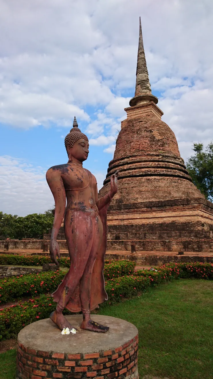 錫蘭風格行走佛