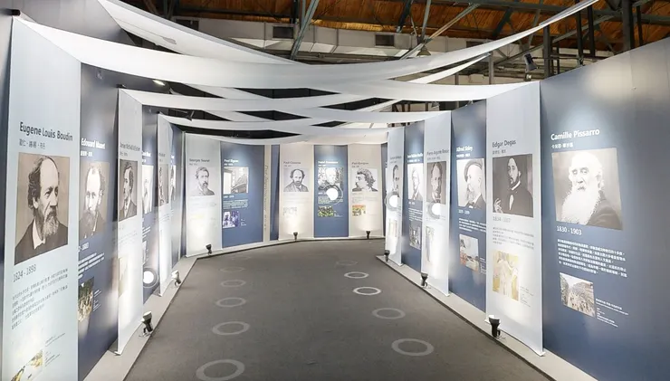 列隊歡迎的印象派大師們（擷取至展覽官網）