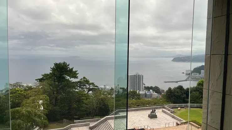 美術館不少地方,都是對著海景。