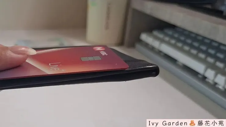 一張卡片的厚度對比