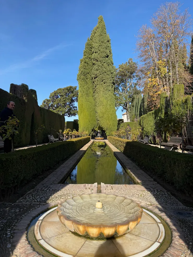 戶外湧泉也令人感到療癒。