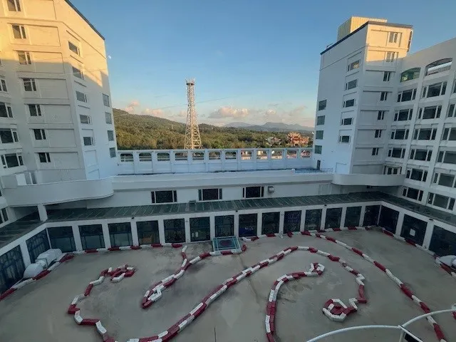 終於抵達車城海口的飯店