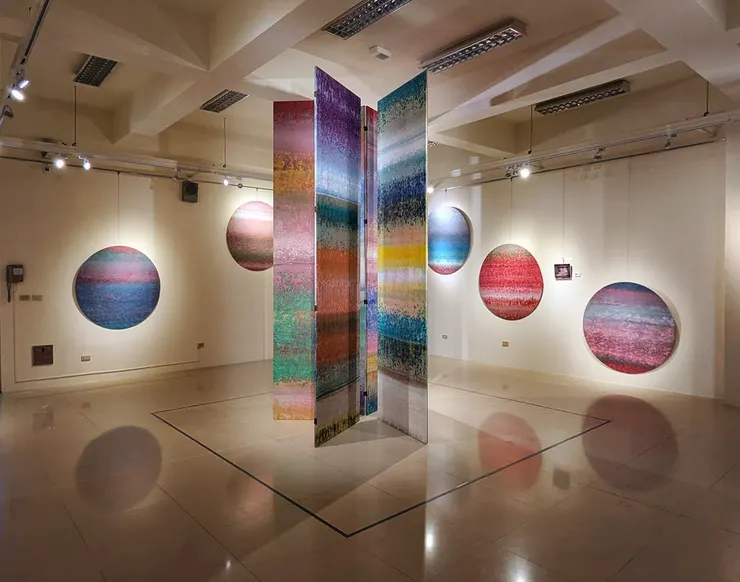 西元2025/04/11  虹神木、空間與時間的對話。