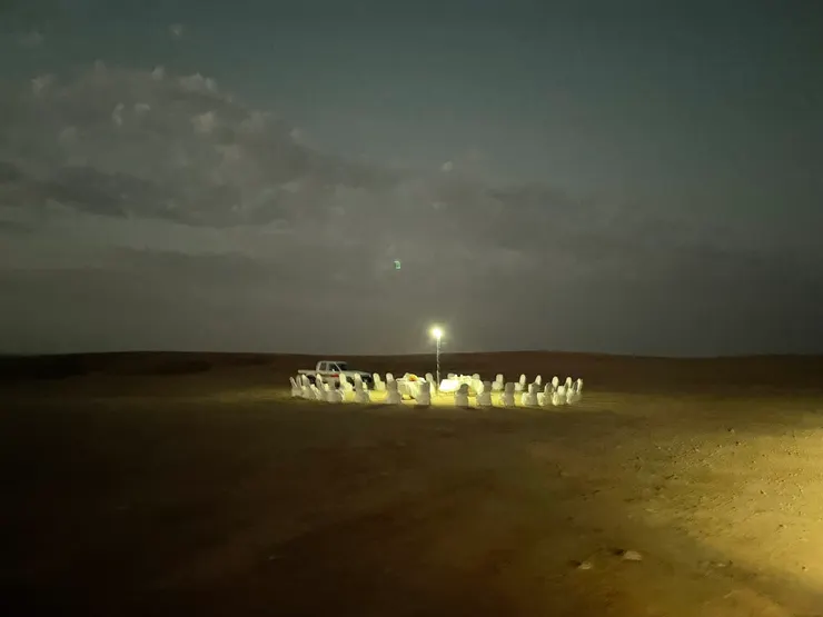 折返途中又再次看了一眼這詭異的晚宴場地