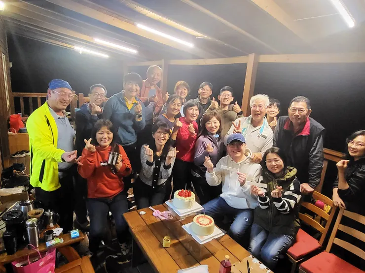 每年都要來咕嚕咕嚕把酒話桑麻，順便幫隊友慶生。