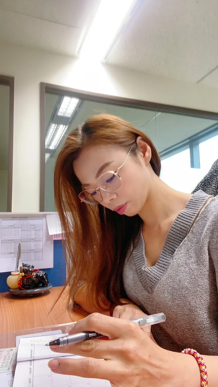月亮出來囉...該下班了