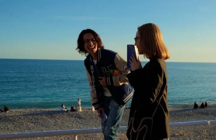 離線找真愛 | 評價 8.7/10 | 影劇避雷就上 awwrated.com