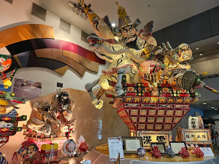 弘前觀光館展示的睡魔燈籠