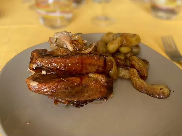 完美的一餐，烤雞配新馬鈴薯