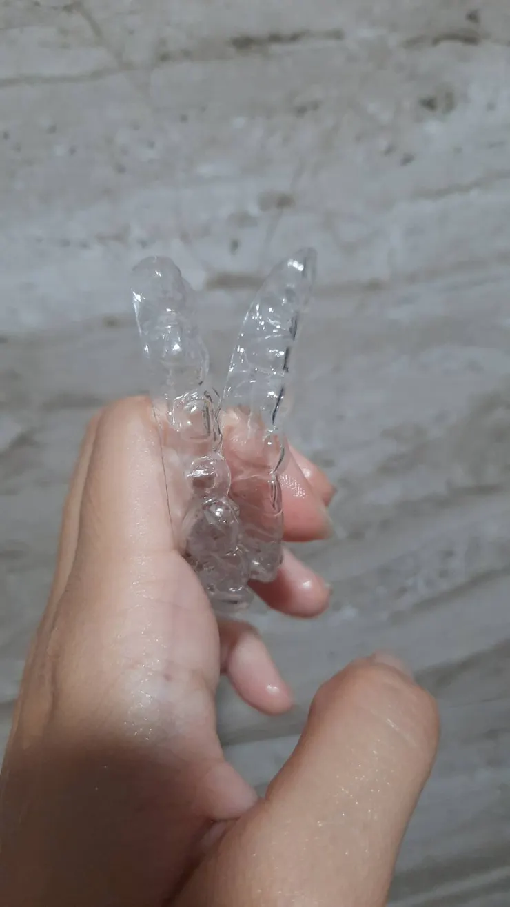 泡了泡錠的牙套死角都沒有髒髒的了超神奇！