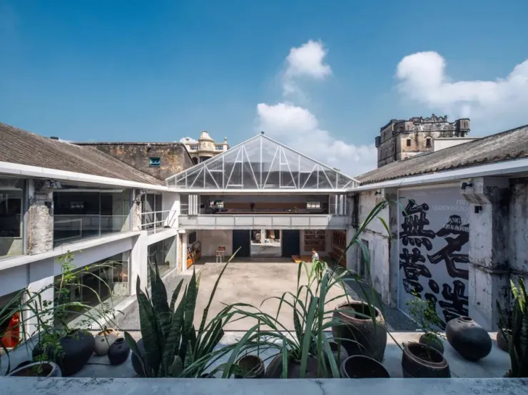無名營造社開放的中庭空間