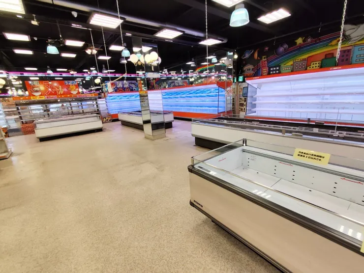 第一天的採購就遇到人家即將關店😂😂