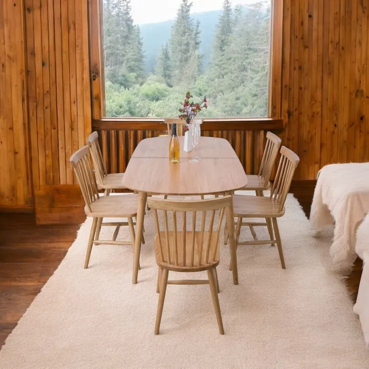 空間不夠?像這種橢圓延伸桌也很適合喜歡找朋友聚一聚的你