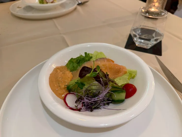 沙拉——田園生菜沙拉 佐千島醬